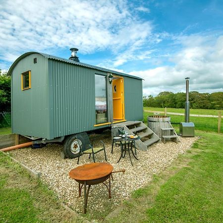Kidwelly Glamping Hotel Ngoại thất bức ảnh