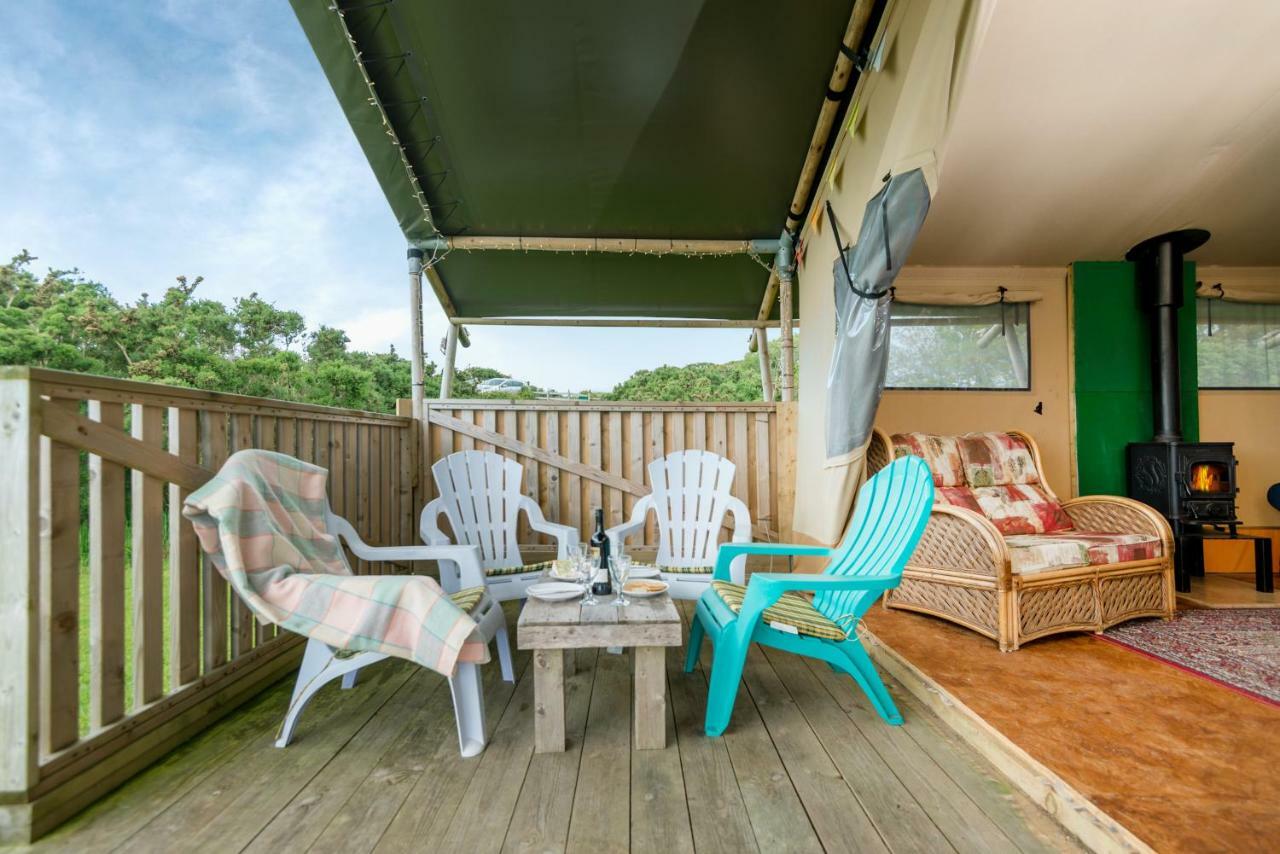 Kidwelly Glamping Hotel Ngoại thất bức ảnh