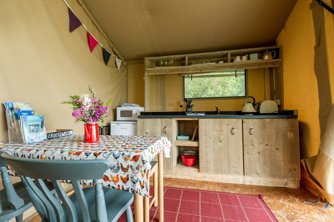 Kidwelly Glamping Hotel Ngoại thất bức ảnh